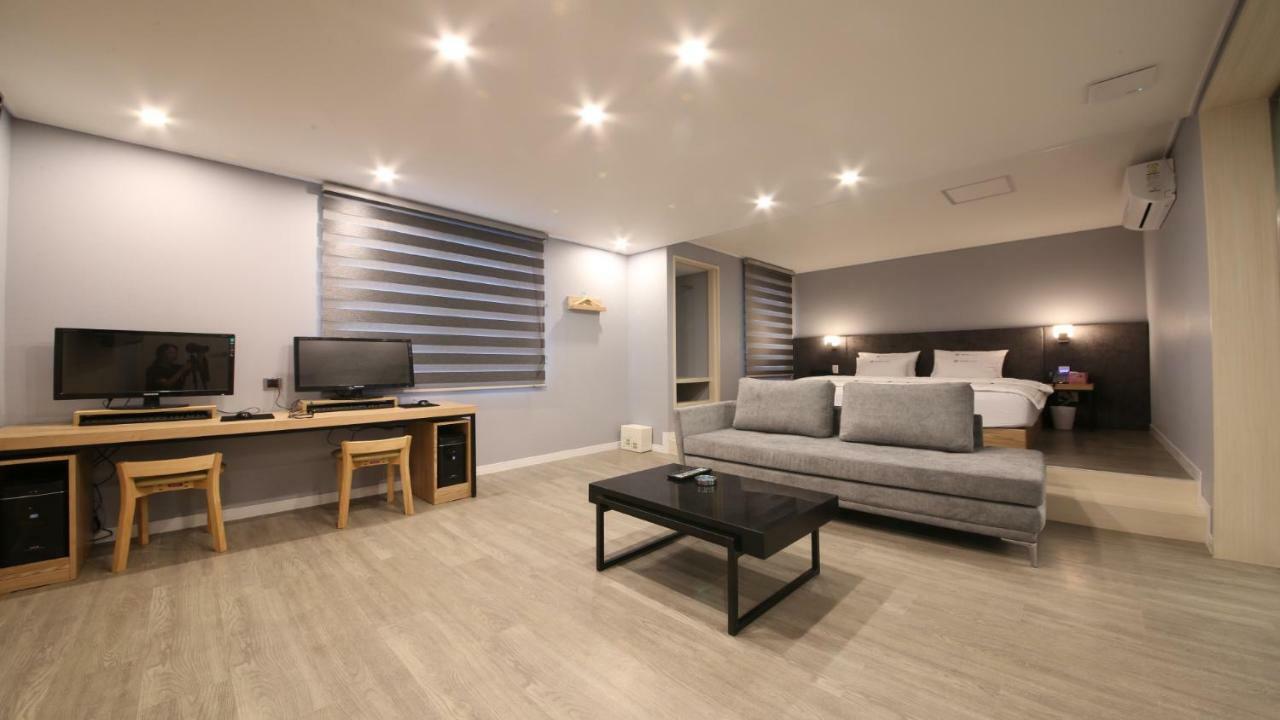 Hotel Palace Pohang Bagian luar foto